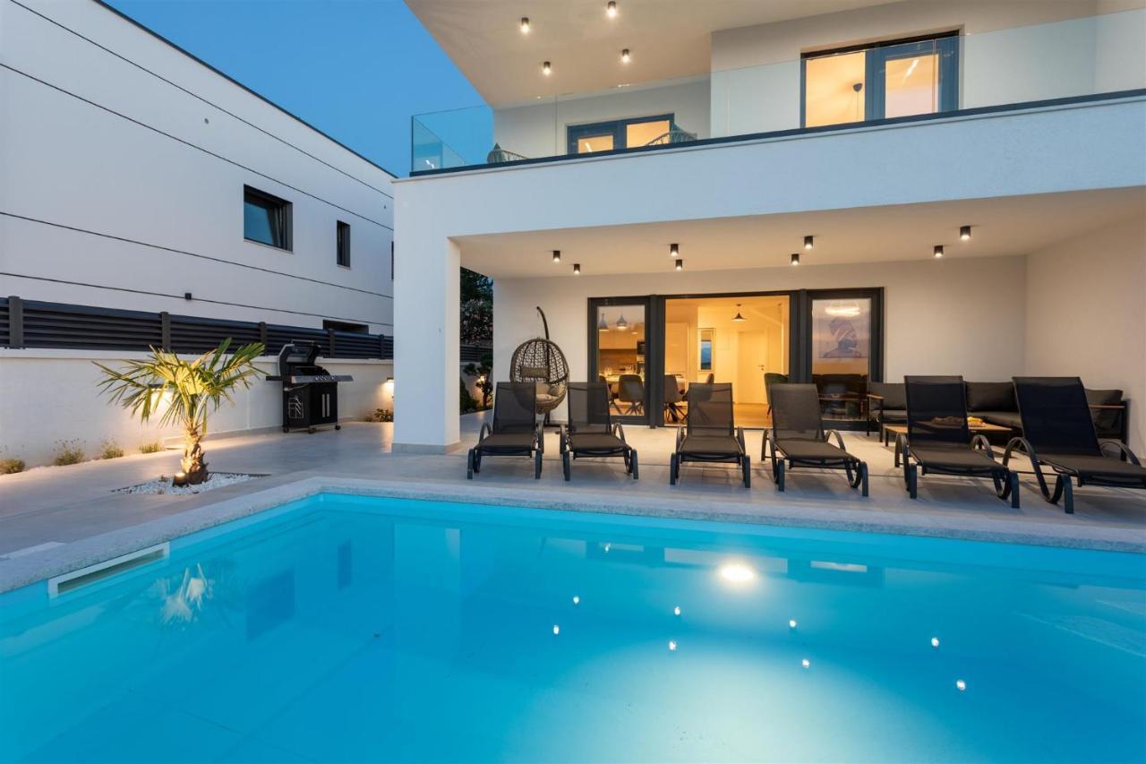 Dobrinj Villa Manhattan מראה חיצוני תמונה